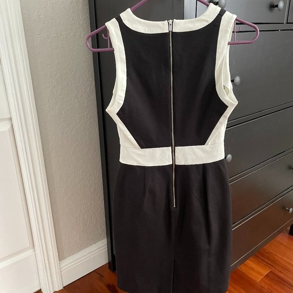 Banana Republic Black and White Pencil Dress, 2P - Picture 2 of 8